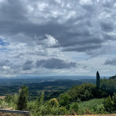 Casa Le Campane Sulla Via Francigena Apartamento *